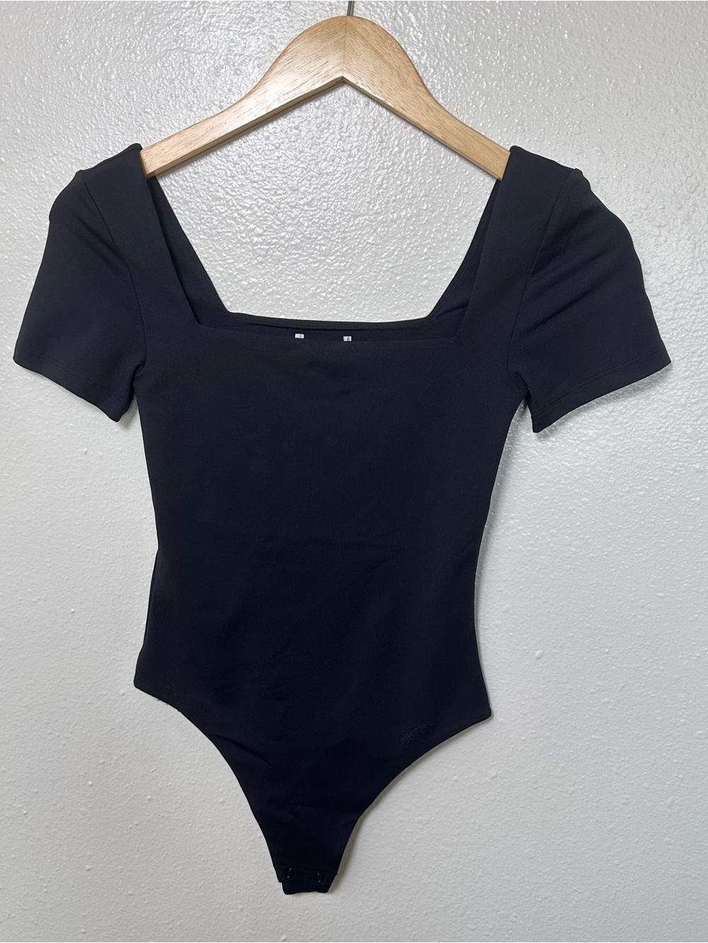 Aritzia Contour Manner Square Neck Bodysuit Black XS NWOT